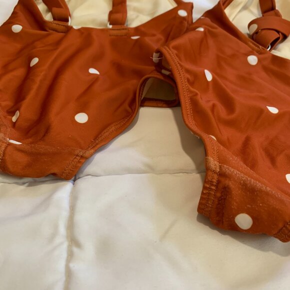 Roolee Mommy & Me Rust Polka Dot Swimsuit Set (M, 6/7, 4/5, 2T) - Picture 3 of 14